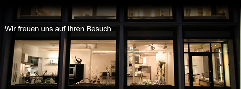 Küchen Enkel - Schaufenster bei Nacht